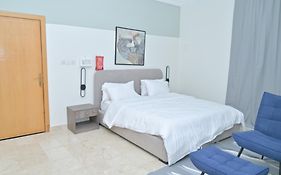 Modern & New Furnished Apartments - 10 Mins Drive To Beach